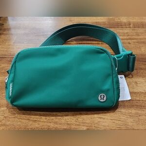 Lululemon Everywhere Belt Bag